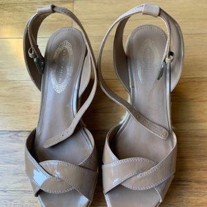 Ellie Tahari Wedge.  Size 7.